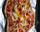 Foto del paso 6 de la receta: Pizza casera San Valentín (pollo, pimientos y cebolla)