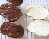 A picture of step 8 of Decorated Chocolate Rusks.