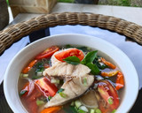 Foto langkah ke 4 dari resep Sup Asam Segar Ikan Gabus.