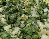 Foto del paso 1 de la receta: Acelgas con patatas a la extremeña