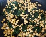 Foto del paso 4 de la receta: Espinacas esparragas con garbanzos