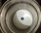 A picture of step 2 of Mango shake.