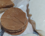 Foto del paso 2 de la receta: Alfajores Helados Con Crema De limón y Crema Chocotorta