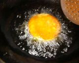 A picture of step 10 of Indian italiano stuffing sandwich in pakode style.