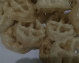 Foto langkah ke 5 dari resep Kembang goyang (omah tawon).