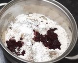 A picture of step 2 of Beetroot Crackers.
