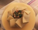 A picture of step 3 of Flower-Shaped Chinese Chive Dumplings.