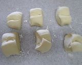 A picture of step 2 of Rose Shaped Steamed Bread.