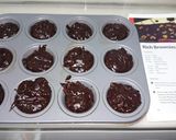 A picture of step 6 of Mini Brownies Top Ice Cream.