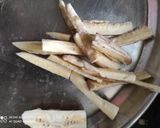 बनाना फ्रेंच फ्राईज (banana french fries recipe in marathi) रेसिपी स्टेप 2 फोटो