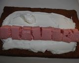 A picture of step 12 of Secret Heart Roll Cake.