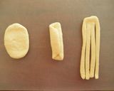 A picture of step 6 of Lion Shaped Bread with Frozen Burgers.