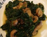 A picture of step 5 of Easy Spinach and Mushrooms.