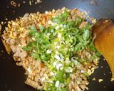 Foto langkah ke 4 dari resep Oncom tumis orek telor.