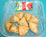 A picture of step 5 of Pop In The Mouth ----- Mini Spinach & Cheese Samosas with home-made spring roll wrapper.