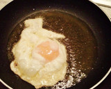 Foto del paso 4 de la receta: Huevos fritos con morcillas