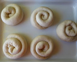Foto del paso 10 de la receta: Caracolas de pan de ajetes