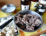 A picture of step 1 of Pressure-Cooked Beef Tendons in Thick Sauce.