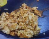 A picture of step 6 of Scrambled rancheros' eggs over rice.