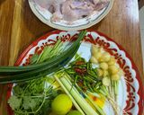 รูปขั้นตอนการทำที่ 1 ของ ไก่ต้มน้ำปลา