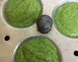 A picture of step 5 of Tricolour Idli.