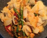 Foto langkah ke 4 dari resep Gulai rebung udang.