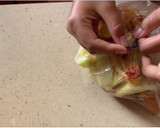 Foto del paso 5 de la receta: Jamoncitos de pollo con manzana (En bolsa de asar al horno)
