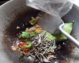 Foto langkah ke 4 dari resep Tumis Jantung Pisang Pedas.