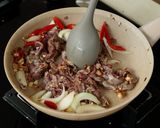 Foto langkah ke 3 dari resep Sapi Saus Lada Hitam / Black Pepper Beef Devina Hermawan.