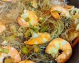 Foto del paso 4 de la receta: Noodles de cristal con langostinos