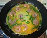 A picture of step 4 of Shrimp & Spring Onion Omelette..