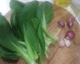 Foto langkah ke 1 dari resep Pak choy Kukus dengan bawang dan saus tiram.