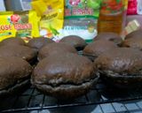 Foto langkah ke 9 dari resep 841. Black Bomboloni (isi vla kopi, diplomat cream dan vla susu) 1x profing.