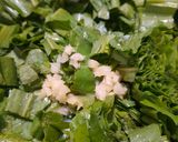 Foto del paso 2 de la receta: Ensalada de rabanitos con radicheta
