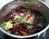 A picture of step 2 of Sichuan Chili Oil.