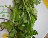 A picture of step 1 of Laccha Onion Salad.