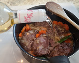 Foto del paso 4 de la receta: Carrilleras ibéricas estofadas al vino blanco con salsa española