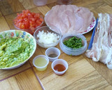 Foto del paso 1 de la receta: Arrollado de pollo relleno con guacamole