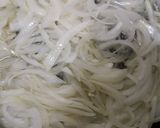 Foto del paso 3 de la receta: Butifarra "esparracada" encebollada con gírgolas a la sidra