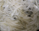 Foto del paso 3 de la receta: Butifarra "esparracada" encebollada con gírgolas a la sidra