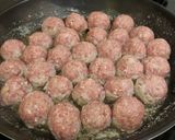Kötbullar, avagy a híres svéd húsgombóc recept fázis 4 fotója