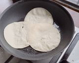 A picture of step 5 of Enchiladas Suizas.