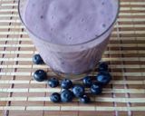 Foto del paso 3 de la receta: Jugó de plátano avena y arándano con miel de abeja