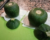 Foto del paso 2 de la receta: Calabacín relleno de verduras con pavo