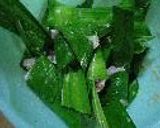 A picture of step 6 of Gai Hor Bai Toey (Thai Pandan-Wrapped Chicken).