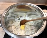 Tejszínes hagyma krémleves recept fázis 1 fotója