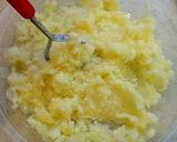 A picture of step 5 of Creamy Mashed Potato & Meat Pies.