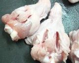 A picture of step 1 of Easy Light-Flavored Stewed Chicken Drumettes.