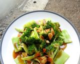 Foto langkah ke 3 dari resep Cha Brokoli Saus Tiram.