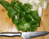 Foto del paso 1 de la receta: Chipirones en salsa de cebolla con arroz (Sin sal)